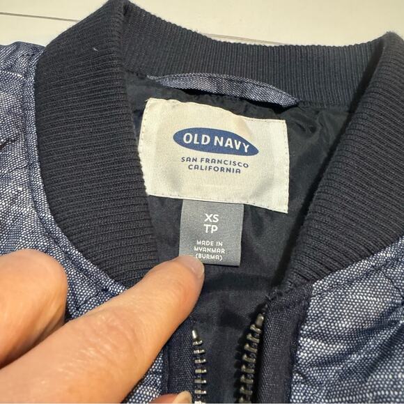 Old Navy Denim Navy Blue Colored Quilted Puffer Vest Women’s Size XS - Picture 2 of 5